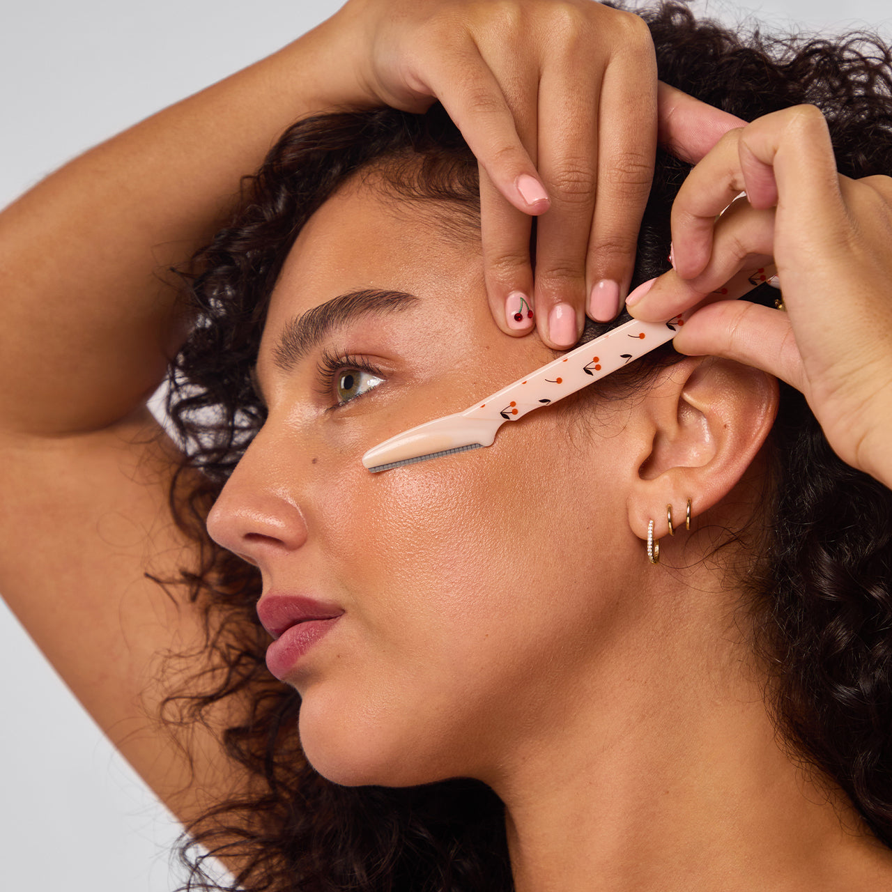 501420-Dermaplaners-6pc-SeasonalCollection-AssortedCherryBlossom-Model-1280x1280px