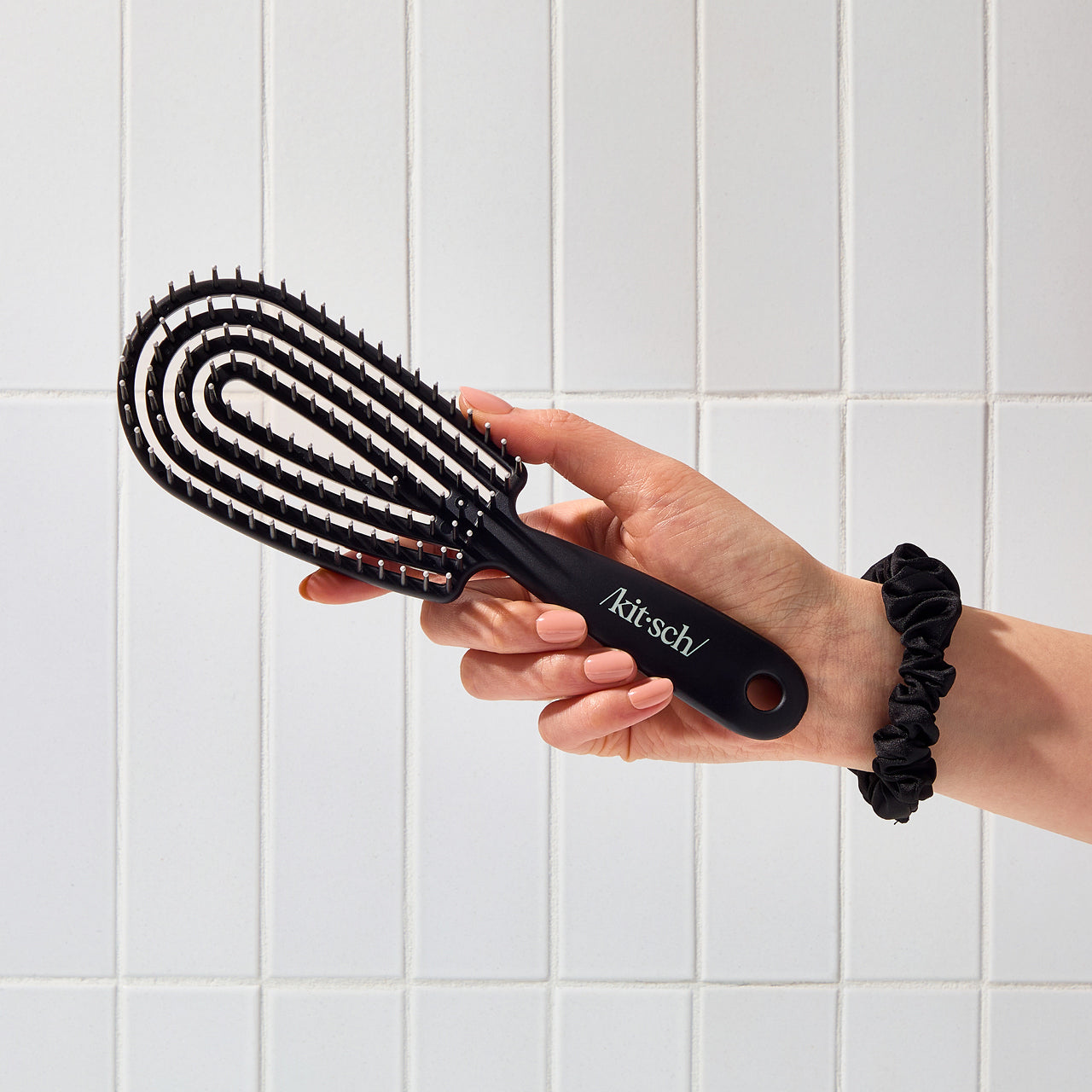 504216-DetanglingFlexiBrush-Pro-Black-Model-1280x1280px