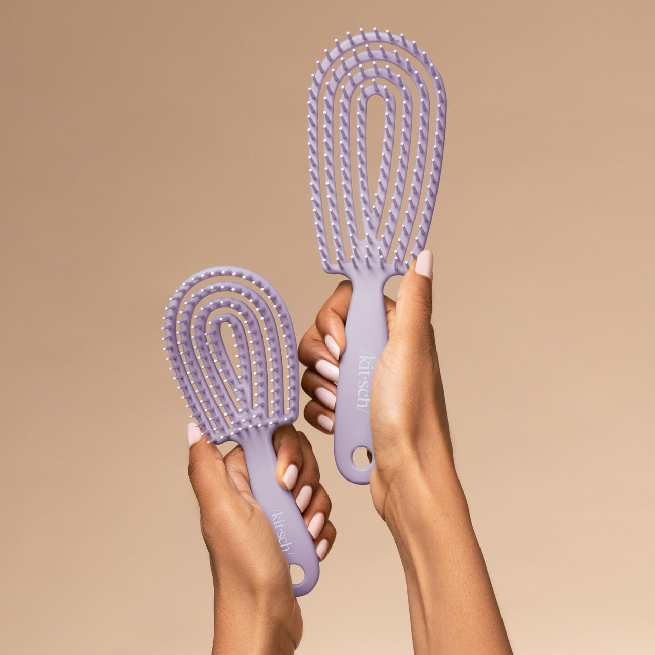 504810-MiniDetanglingFlexiBrush-Pro-SoftViolet-Model-1280x1280px