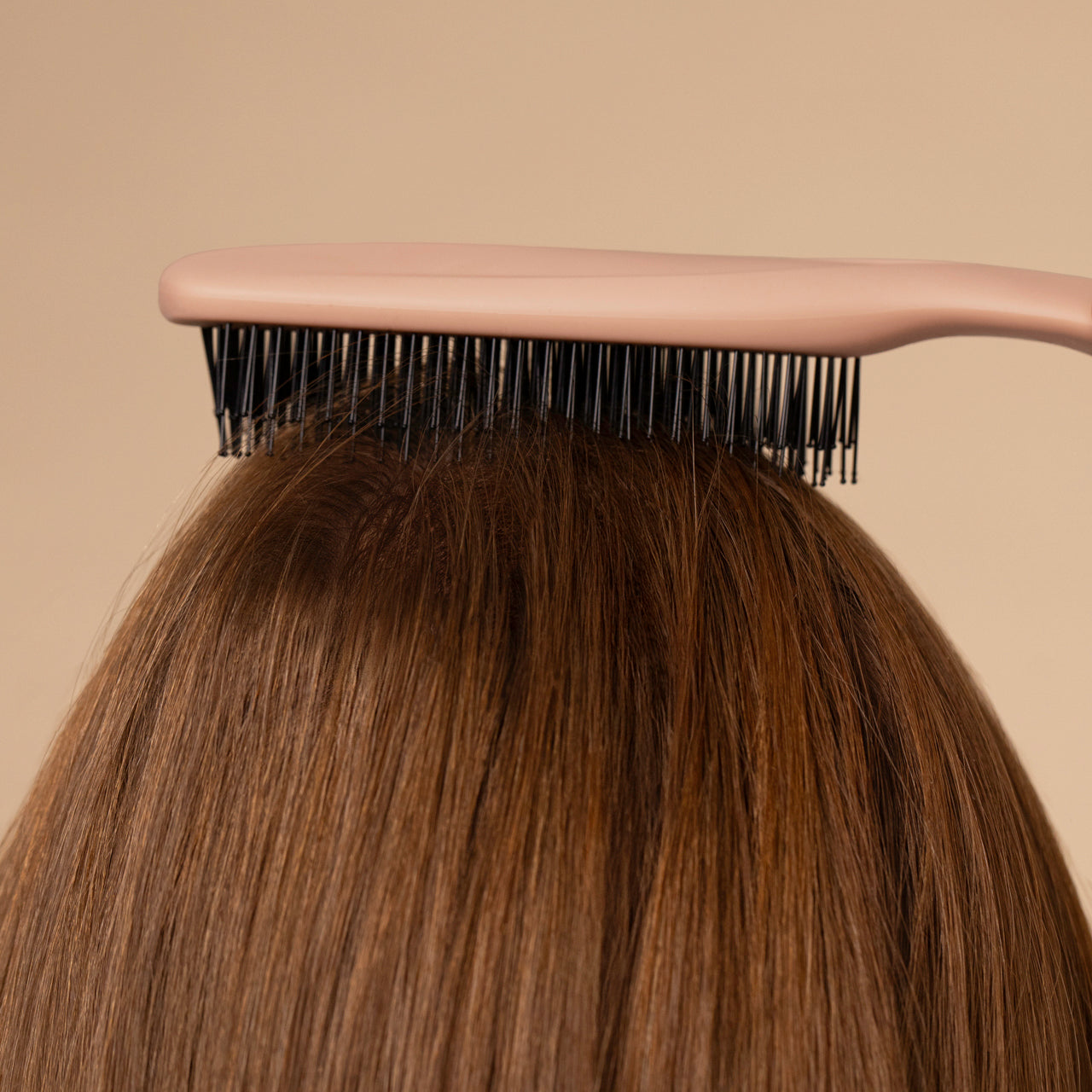 505855-ScalpRenewalBrush-Terracotta-Pro-Model-2-1280x1280px_0ea433d8-14c4-4c68-975a-92b2b19ed4ff