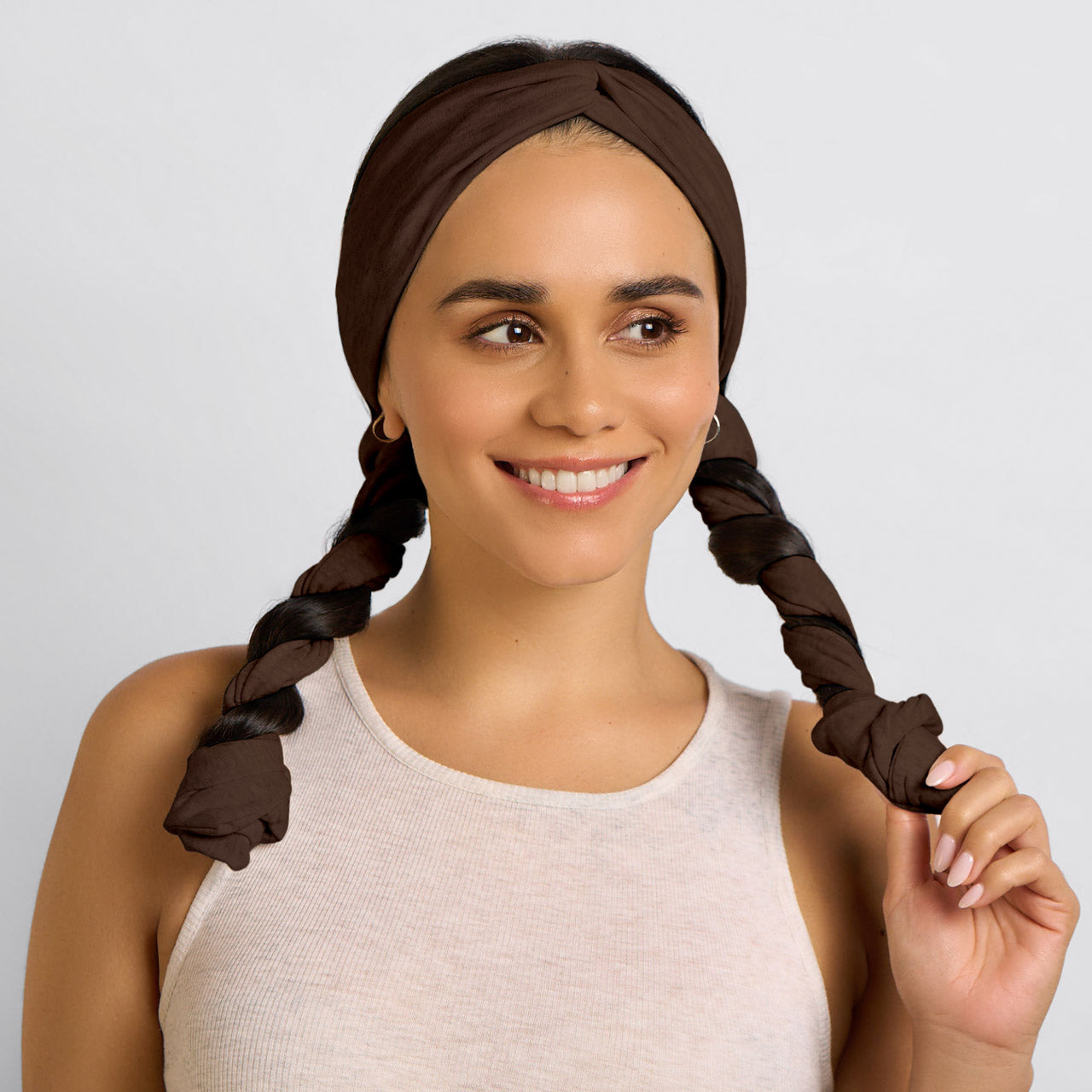506487-Set_FlowActiveHeadband-ChocolateBrown-Sleep-Model-7-1280x1280px